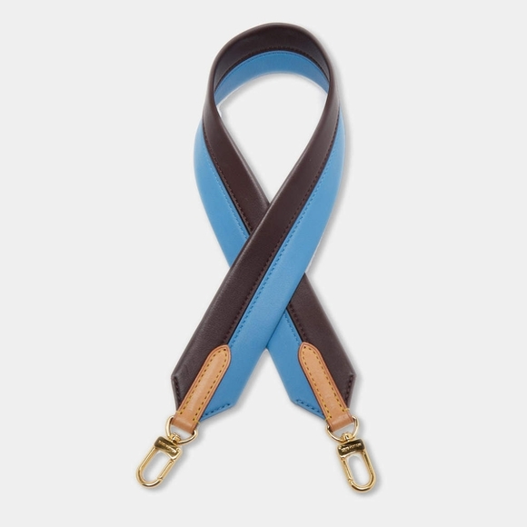 Authenticated Louis Vuitton LV Calfskin Cluny MM Shoulder Strap in Blue Glacial - Picture 2 of 16